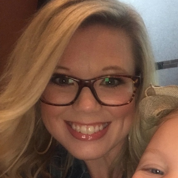 Meet your Posher, Heather - Picture 2 of 2